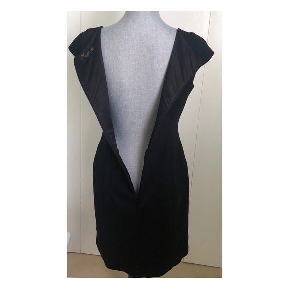 JUST .... TAYLOR BLACK DRESS - Picture 3 of 6